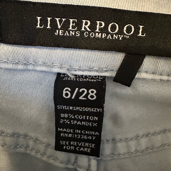 Light wash, skinny jeans - Picture 4 of 4